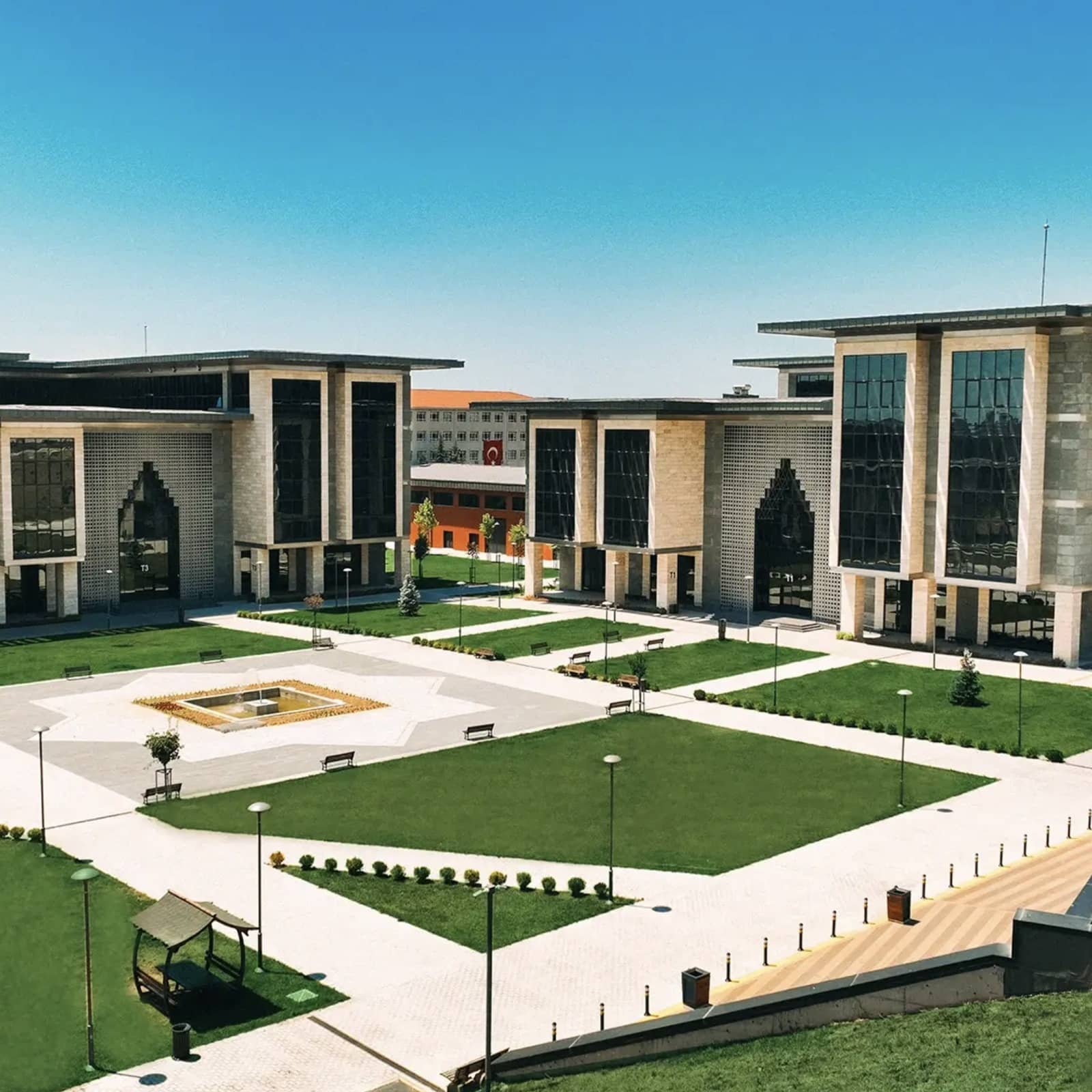 Marmara Üniversitesi